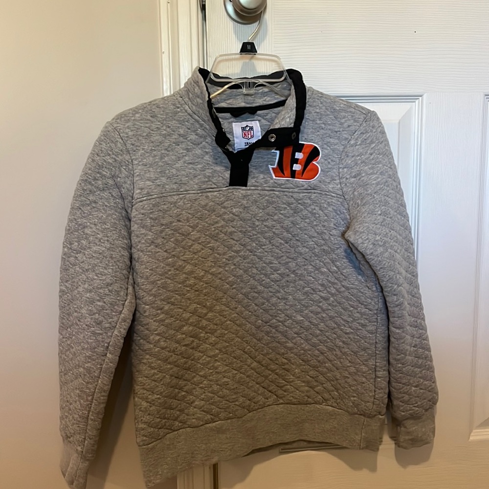 Bengals sweatshirt, size small